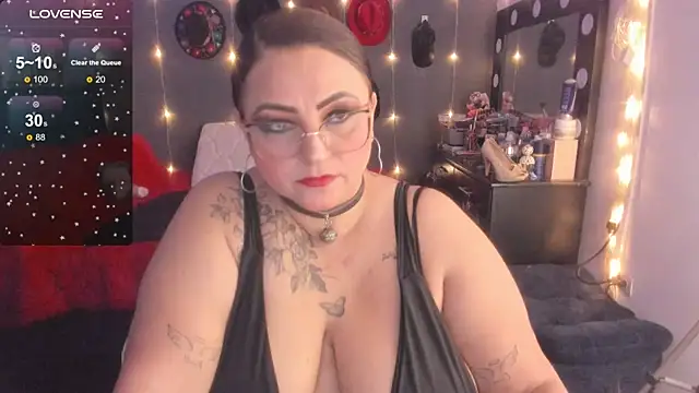 Snapshot of Ivonnee__ chatting on 03/14/25, 01:48 Ivonnee   online show from 03/14/25, 01:48