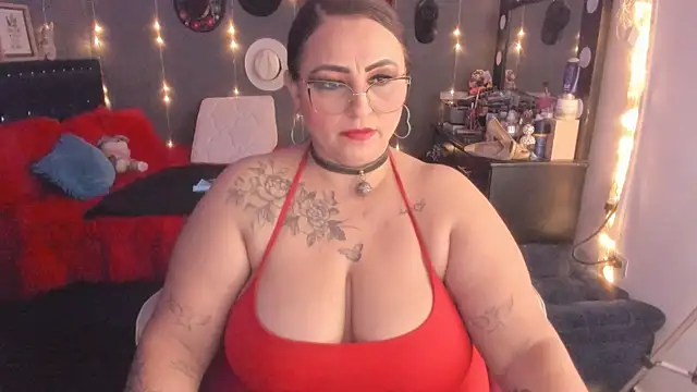 Snapshot of Ivonnee__ chatting on 03/14/25, 04:54 Ivonnee   online show from 03/14/25, 04:54