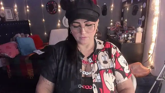 Snapshot of Ivonnee__ chatting on 03/16/25, 03:47 Ivonnee   online show from 03/16/25, 03:47