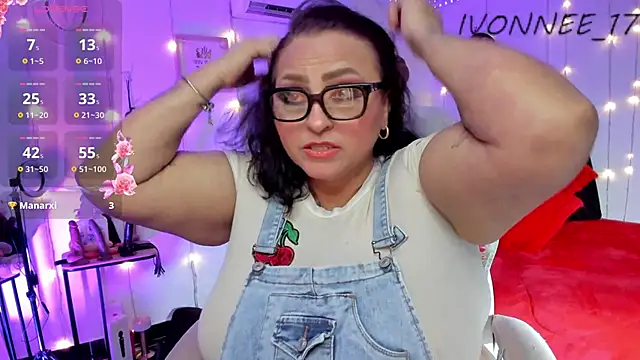 Snapshot of Ivonnee__ chatting on 03/22/26, 12:25 Ivonnee online show from 03/22/26, 12:25