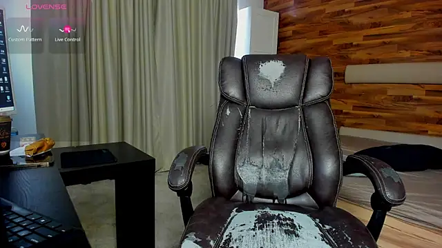 Snapshot of MateoBenjaminX chatting on 02/01/26, 11:31 MateoBenjaminX online show from 02/01/26, 11:31