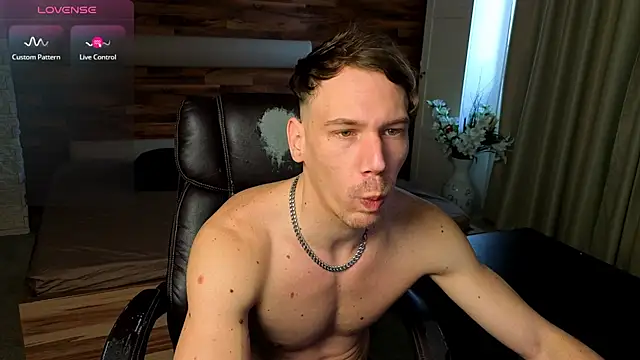 Snapshot of MateoBenjaminX chatting on 03/05/26, 12:56 MateoBenjaminX online show from 03/05/26, 12:56