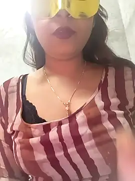 Snapshot of Shanaya_Hotty chatting on 12/07/24, 06:37 Shanaya Hotty online show from 12/07/24, 06:37