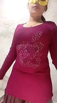 Snapshot of Shanaya_Hotty chatting on 12/10/24, 07:00 Shanaya Hotty online show from 12/10/24, 07:00