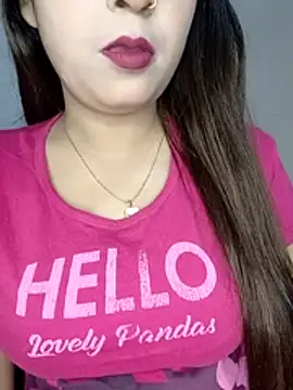 Snapshot of Shanaya_Hotty chatting on 11/26/25, 09:16 Shanaya Hotty online show from 11/26/25, 09:16