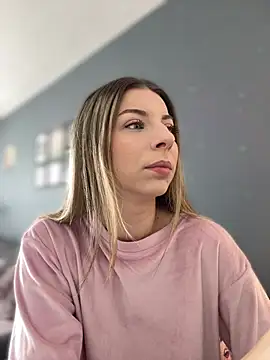 Snapshot of Mia_Ethan chatting on 04/05/26, 07:05 Mia Ethan online show from 04/05/26, 07:05