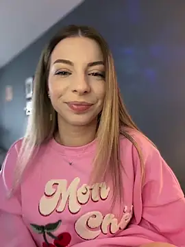 Snapshot of Mia_Ethan chatting on 04/21/26, 10:54 Mia Ethan online show from 04/21/26, 10:54