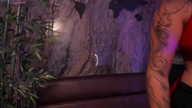 Alahia Dangelo online show from 11/14/25, 05:33