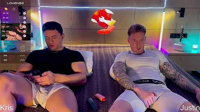 Snapshot of Justin_Hardy chatting on 10/18/25, 02:18 Justin Hardy online show from 10/18/25, 02:18