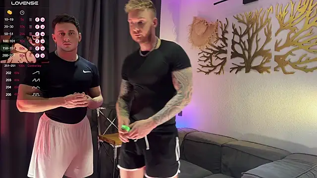 Snapshot of Justin_Hardy chatting on 10/28/25, 04:53 Justin Hardy online show from 10/28/25, 04:53