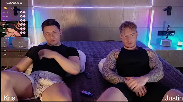 Snapshot of Justin_Hardy chatting on 11/26/25, 05:03 Justin Hardy online show from 11/26/25, 05:03