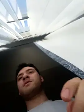 Snapshot of Vanillamexican chatting on 11/26/25, 06:31 Vanillamexican online show from 11/26/25, 06:31