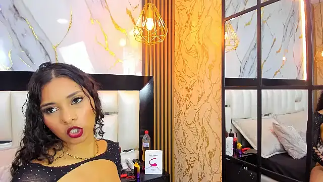 Snapshot of SofiaLaurents chatting on 01/09/25, 08:01 SofiaLaurents online show from 01/09/25, 08:01