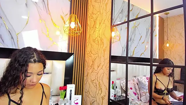 Snapshot of SofiaLaurents chatting on 02/23/25, 03:51 SofiaLaurents online show from 02/23/25, 03:51