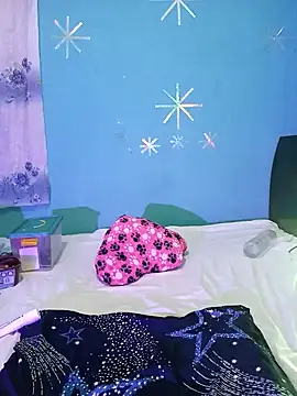 dulcesilvana10 online show from 12/19/24, 11:03