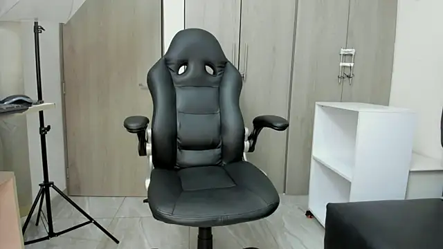 Yef Thin online show from 01/20/25, 06:31