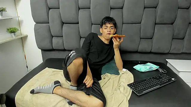 Yef Thin online show from 02/22/25, 09:56