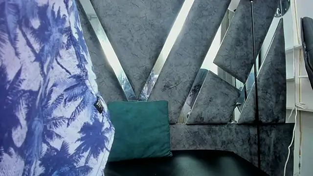 Yef Thin online show from 09/17/25, 04:47