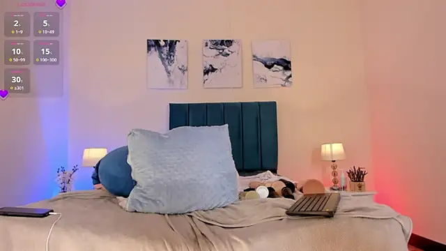 ahvi ebony online show from 12/14/24, 02:53