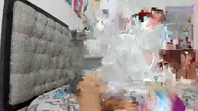 Snapshot of emi_henao chatting on 01/13/26, 07:52 emi henao online show from 01/13/26, 07:52