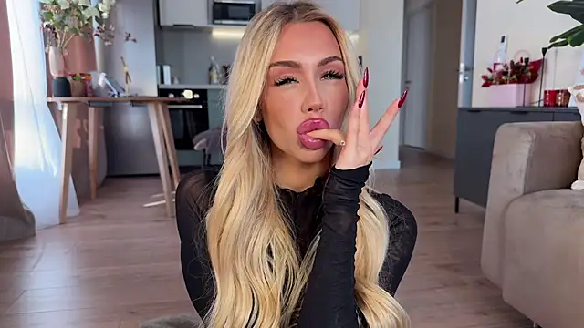 Snapshot of creambaby1 chatting on 04/11/26, 06:51 creambaby1 online show from 04/11/26, 06:51