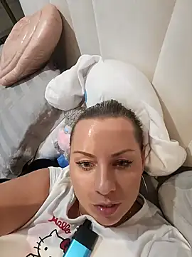 Snapshot of Sparkle2206 chatting on 10/12/25, 10:09 Sparkle2206 online show from 10/12/25, 10:09