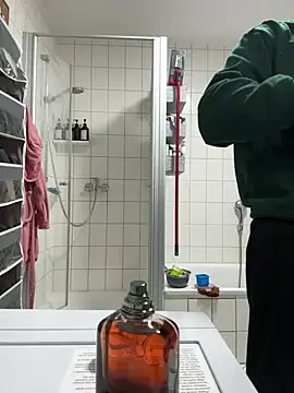 kareem0010 online show from 02/15/25, 12:15