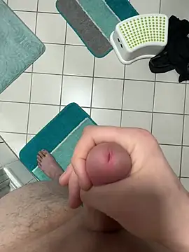 kareem0010 online show from 02/17/25, 07:21