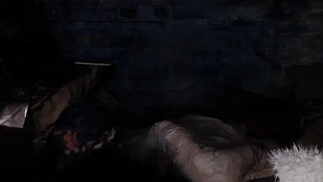 Snapshot of iva_spirit chatting on 12/16/24, 01:10 iva spirit online show from 12/16/24, 01:10