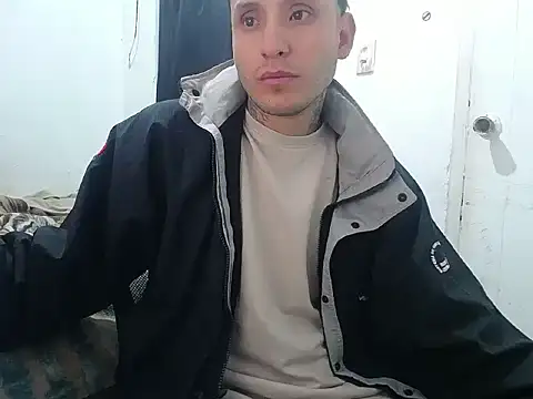 Snapshot of esjrobles chatting on 10/11/25, 02:15 esjrobles online show from 10/11/25, 02:15