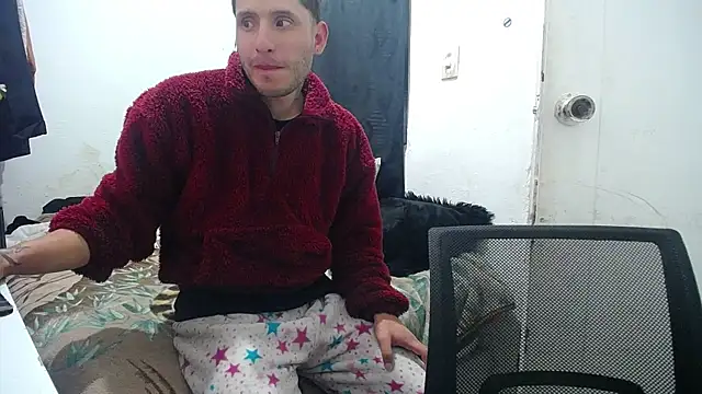 Snapshot of esjrobles chatting on 10/16/25, 07:26 esjrobles online show from 10/16/25, 07:26