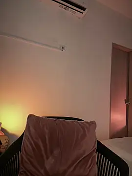 Snapshot of Pink_Jazmin chatting on 03/12/26, 12:50 Pink Jazmin online show from 03/12/26, 12:50