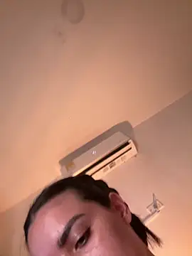 Snapshot of Pink_Jazmin chatting on 04/16/26, 01:17 Pink Jazmin online show from 04/16/26, 01:17