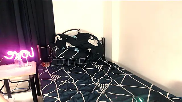 Snapshot of Nathalie_Heartxoxo69 chatting on 02/14/26, 03:03 Nathalie Heartxoxo69 online show from 02/14/26, 03:03