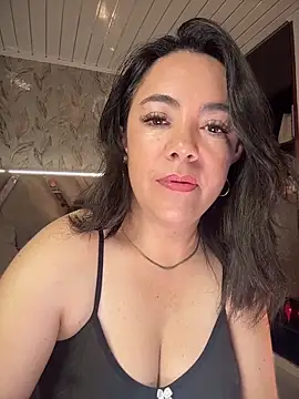 Bella fournier online show from 03/08/26, 10:02