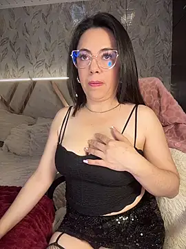 Snapshot of Bella_fournier chatting on 03/14/26, 12:28 Bella fournier online show from 03/14/26, 12:28