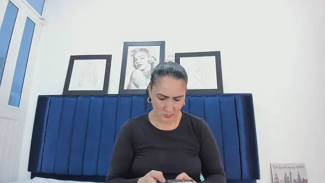 Snapshot of KyleDoom chatting on 02/11/26, 12:43 KyleDoom online show from 02/11/26, 12:43