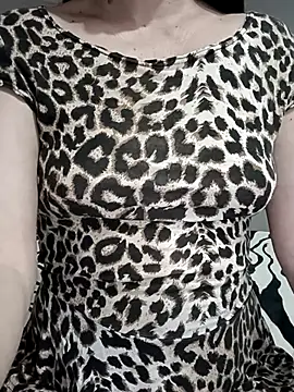 Snapshot of NEW_CRYSTAL chatting on 03/27/26, 07:25 NEW CRYSTAL online show from 03/27/26, 07:25