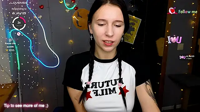 KarolinaBlacks online show from 10/19/25, 05:52