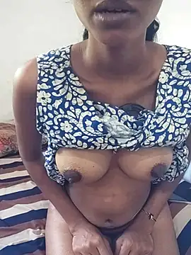 Snapshot of Chamari075 chatting on 09/23/25, 05:43 Chamari075 online show from 09/23/25, 05:43