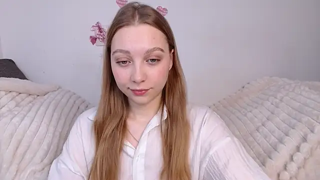 Snapshot of bellaa_love_ chatting on 03/13/26, 12:17 bellaa love online show from 03/13/26, 12:17