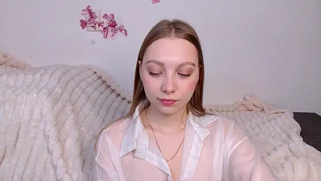 Snapshot of bellaa_love_ chatting on 03/18/26, 11:19 bellaa love online show from 03/18/26, 11:19