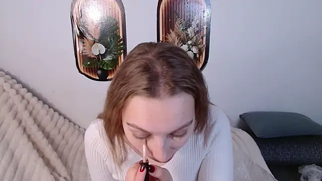 bellaa love  online show from 05/07/26, 12:49