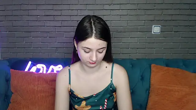 MilanaRoza online show from 12/14/25, 06:08