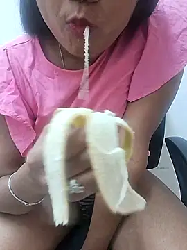 Snapshot of XSanaya chatting on 02/06/25, 01:43 XSanaya online show from 02/06/25, 01:43