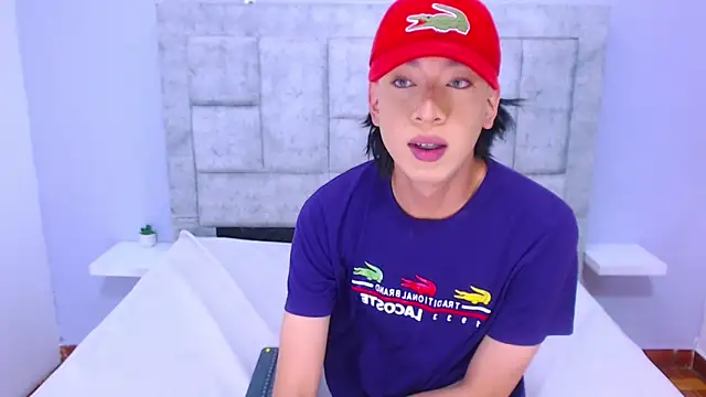 Snapshot of Eban_Dustan chatting on 02/25/25, 08:51 Eban Dustan online show from 02/25/25, 08:51