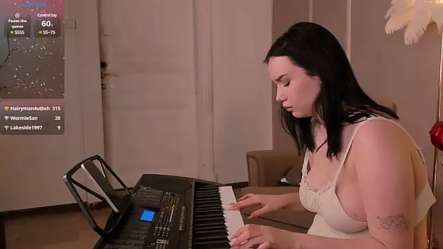 Snapshot of Alisia_Mars chatting on 02/10/25, 09:47 Alisia Mars online show from 02/10/25, 09:47