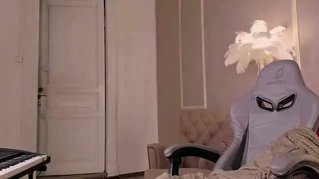 Snapshot of Alisia_Mars chatting on 02/11/25, 09:42 Alisia Mars online show from 02/11/25, 09:42