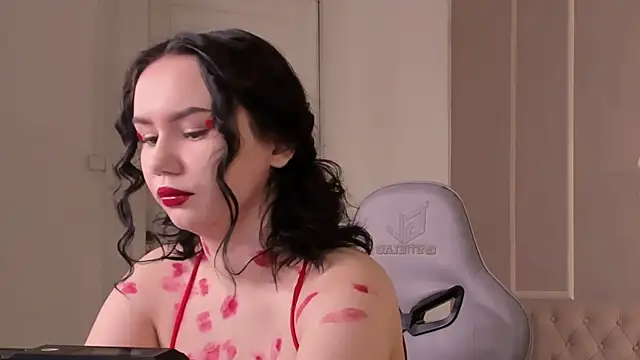 Snapshot of Alisia_Mars chatting on 02/14/25, 05:51 Alisia Mars online show from 02/14/25, 05:51