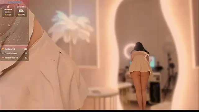 Snapshot of Alisia_Mars chatting on 03/02/25, 12:01 Alisia Mars online show from 03/02/25, 12:01